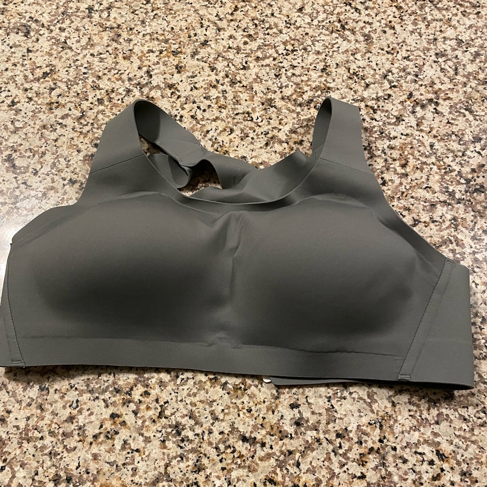 Lululemon Enlite bra